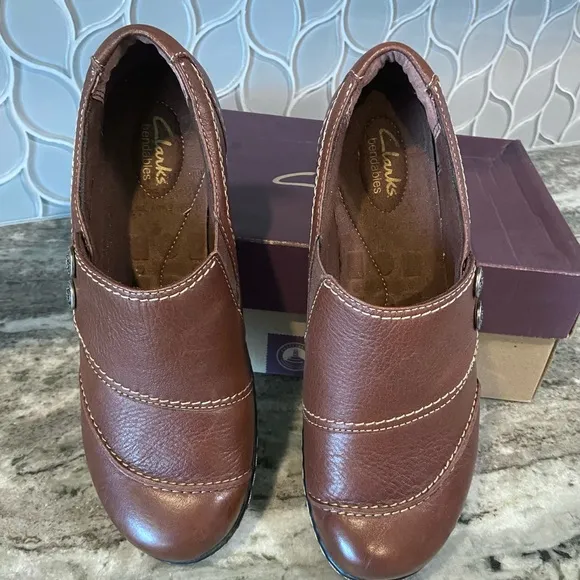 👞 Clarks Ashland Alpine Bendable Brown Leather Slip On Comfort Loafer Shoes 9M