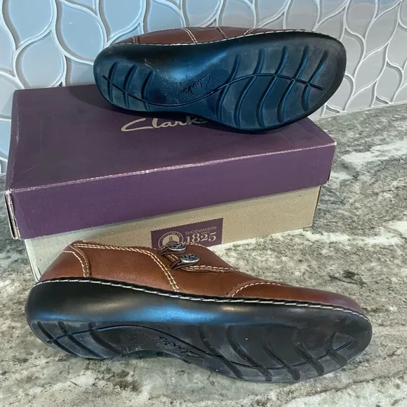 👞 Clarks Ashland Alpine Bendable Brown Leather Slip On Comfort Loafer Shoes 9M