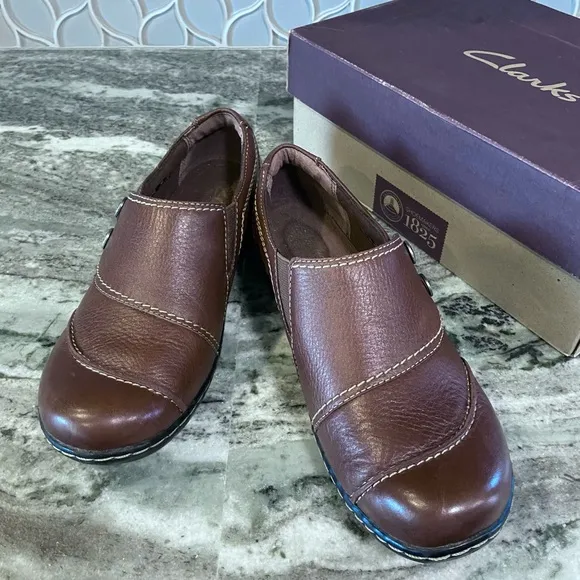 👞 Clarks Ashland Alpine Bendable Brown Leather Slip On Comfort Loafer Shoes 9M