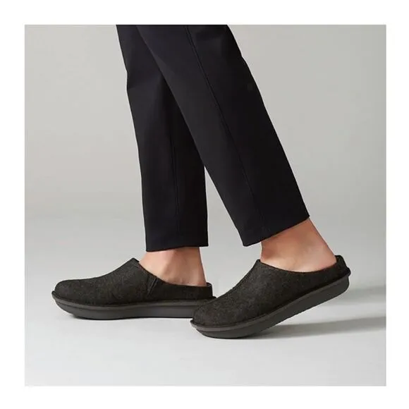 ✨ CLOUDSTEPPERS by Clarks Faux Fur &amp; Felt Slippers Step Flow Low✨