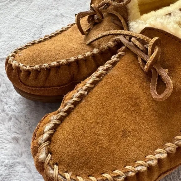 - L.L. Bean Wicked Good Tan Suede Shearling M9 W10.5 Moccasins Slippers …