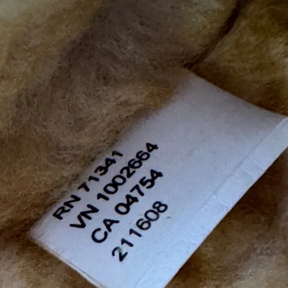 - L.L. Bean Wicked Good Tan Suede Shearling M9 W10.5 Moccasins Slippers …