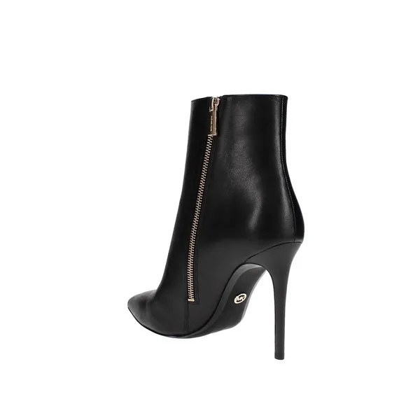 ✨ MICHAEL KORS LEATHER BOOTS ✨