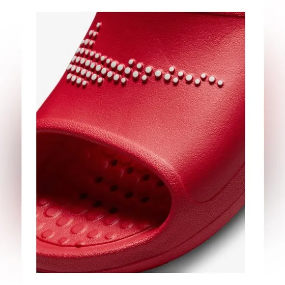 🆕 NIKE VICTORI ONE SHOWERS SLIDES REDS WHITES POOLS WATERPROOF