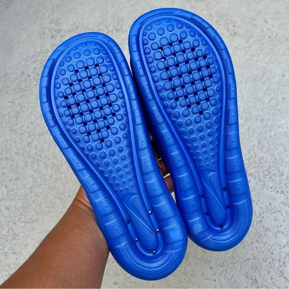 🆕 NIKE VICTORI ONES SHOWERS SLIDES GAMES ROYALS BLUES WHITES POOLS WATERPROOFS
