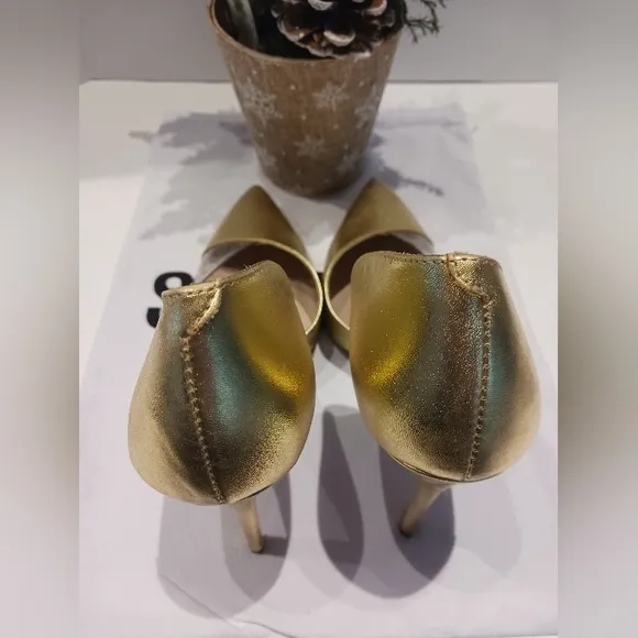 🆕️ Schutz - Luxury Cheslie Leather and Vinyl d'Orsay Pumps! ❤️