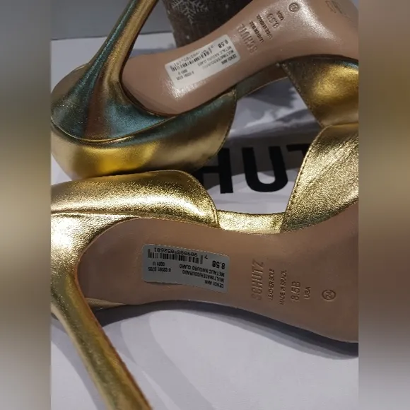 🆕️ Schutz - Luxury Cheslie Leather and Vinyl d'Orsay Pumps! ❤️