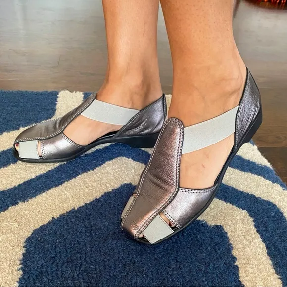 💎 TLC SILVER BLACK METTALIC CUT OUT SHOES!
