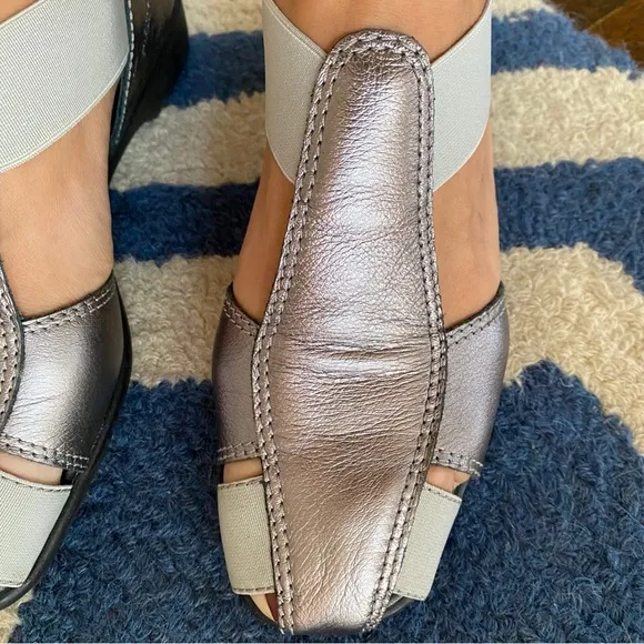 💎 TLC SILVER BLACK METTALIC CUT OUT SHOES!