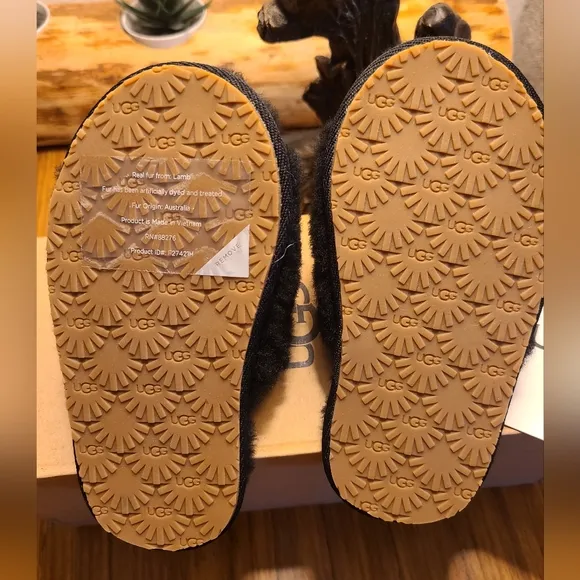 👶 UGG Fluff Slide - Child Size