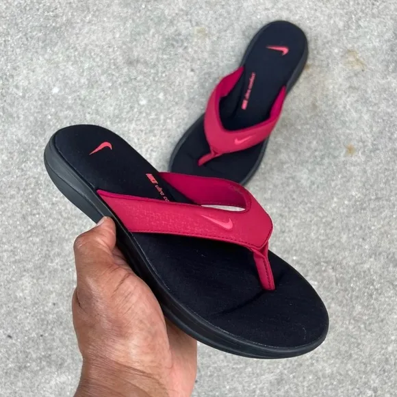 * WMNS NIKE ULTRAS COMFORTS 3 IIITHONGS THNG BLACKS FOOTBEDS *10*