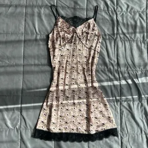 100%‎ Silk Nina Ricci Floral Lace Detailed Dress