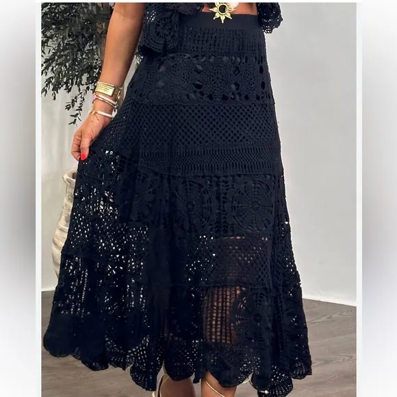 14 Long crochet skirt with elastic waist. One size.Composition: 100% cotton.