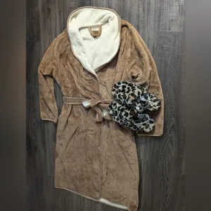 2 PC UGG COMBO DEAL: Kookaburra Plush Robe &amp; UGG Amphora Yeah Slides