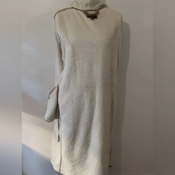 2 PC UGG COMBO DEAL: Kookaburra Plush Robe &amp; UGG Amphora Yeah Slides
