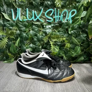 2007 Nike Men’s Size 10 Tiempo IC Indoor Black Soccer Shoes Leather 310061-011