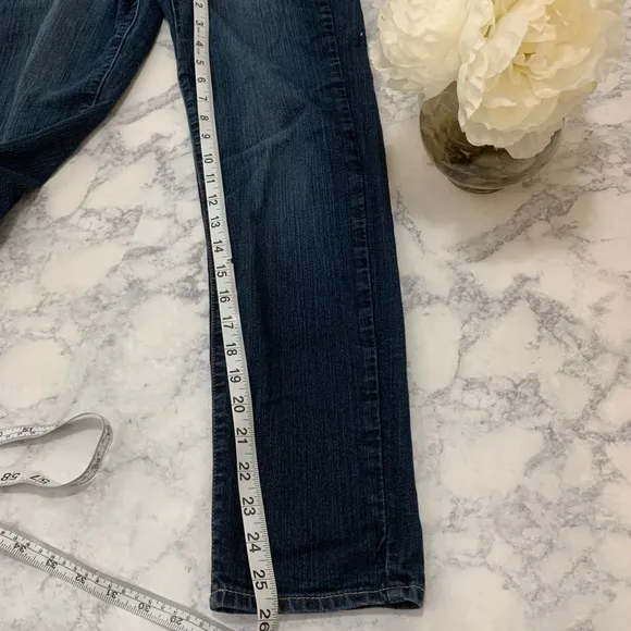 28 PAIGE SKYLINE ANKLE PEG JEANS