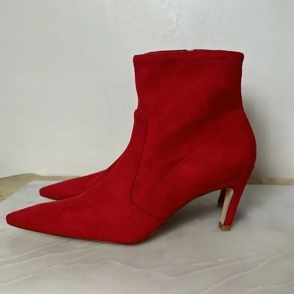 8. NWOT Good American The Icon Heel Bootie in Red Suede- Size 6