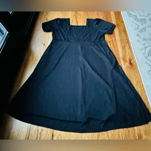 A line  plus size Black Dress, minimalist sleek figure flattering  women 5X