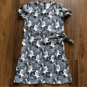 A Putnam Womens Wrap Dress Small Resortwear Minimalist Crane Navy Blue Golf Bird