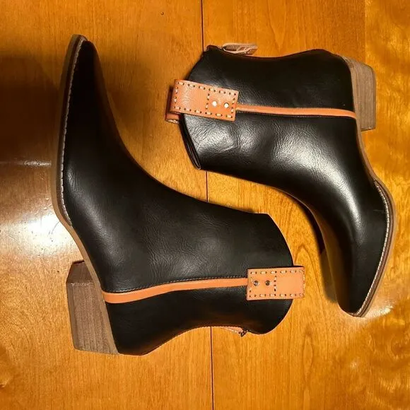 A Rider Girl Cowboy Cowboy Boots Booties size 7.5 NEW