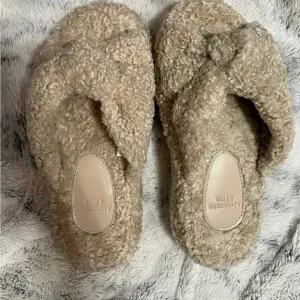 Abercrombie &amp; Fitch Tan Cozy Slide-On Slippers