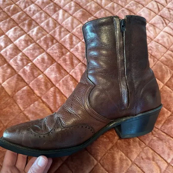 Abilene Men's Brown Leather Wingtip Ankle Boots