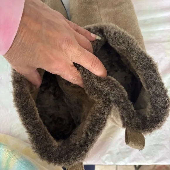 Acorn Forest Bootie Slippers Tan Wool Cloud Cushion SZ 8 - 9 NWOT