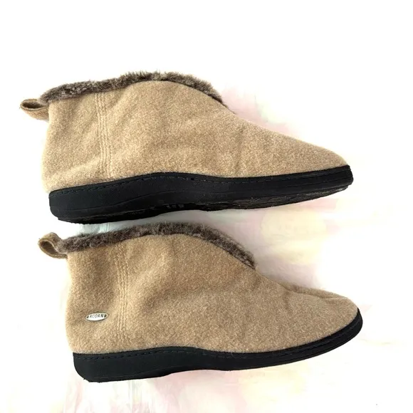 Acorn Forest Bootie Slippers Tan Wool Cloud Cushion SZ 8 - 9 NWOT
