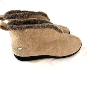 Acorn Forest Bootie Slippers Tan Wool Cloud Cushion SZ 8 - 9 NWOT