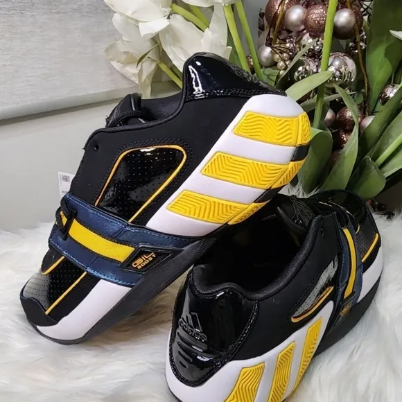 Adidas Agent GIL Restomod GY6479 Basketball Shoes Core Black Gold size11 New