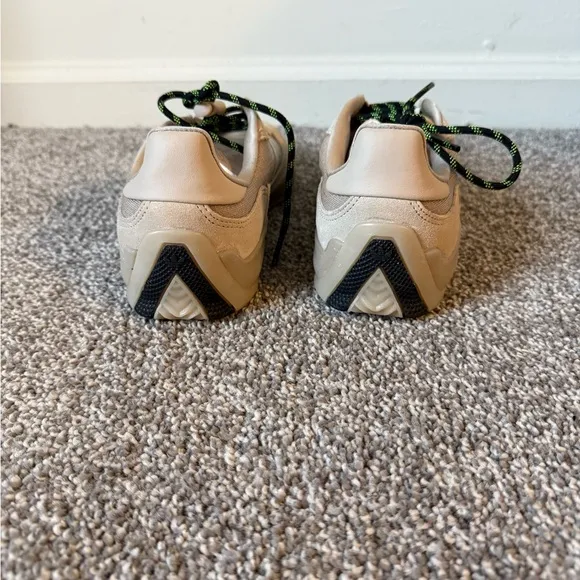 Adidas Cream‎ Sneakers Sleek Design Unique Lacing
