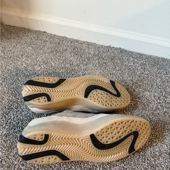Adidas Cream‎ Sneakers Sleek Design Unique Lacing