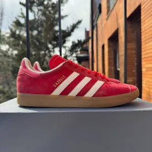 Adidas Gazelle Sneaker Shoes in Suede Red White Gum