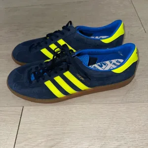 Adidas Hochelaga SPZL Night Indigo Solar Yellow Sneakers