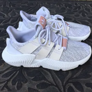 Adidas Huarache White Gray Embroidered Sneaker Shoes Women’s 6 👟