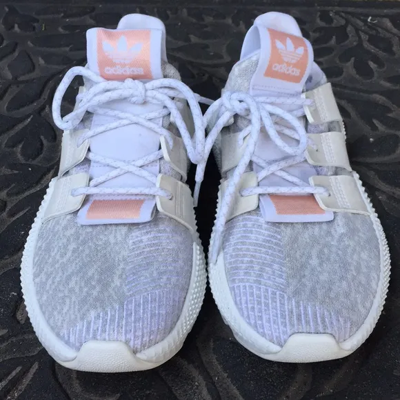 Adidas Huarache White Gray Embroidered Sneaker Shoes Women’s 6 👟