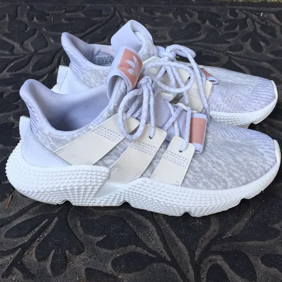 Adidas Huarache White Gray Embroidered Sneaker Shoes Women’s 6 👟