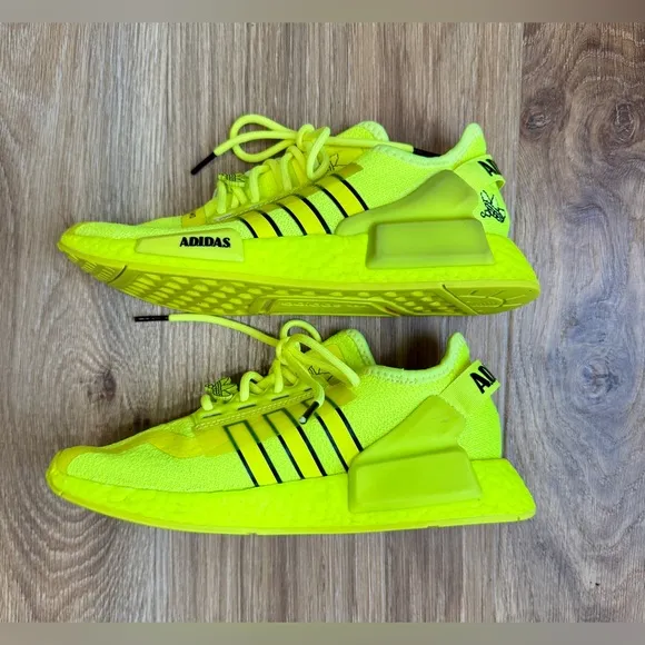 Adidas NMD R1 V2 Solar Yellow Neon Highlighter Running Shoes Boy’s Size 4 EUC