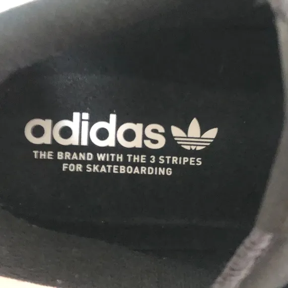 Adidas Originals black/white Nora Low Womens size us9 Skateboarding Shoes