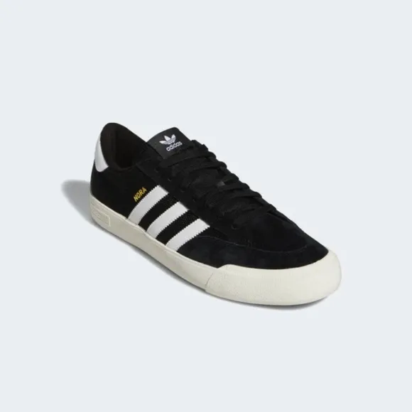 Adidas Originals black/white Nora Low Womens size us9 Skateboarding Shoes