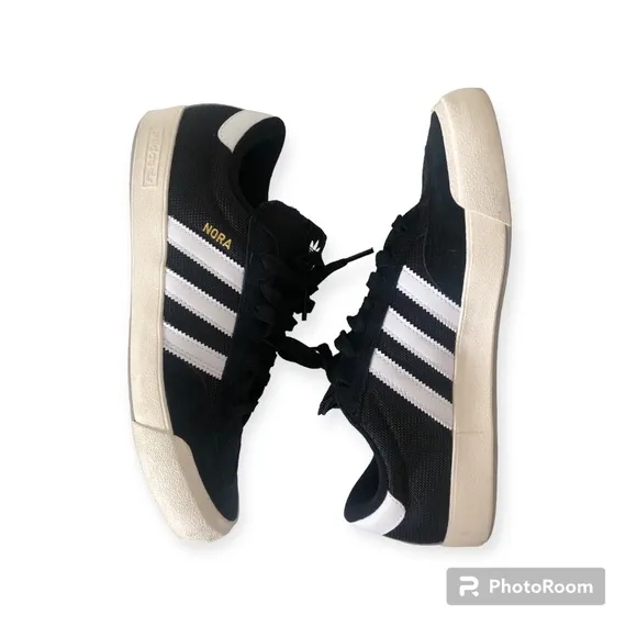 Adidas Originals black/white Nora Low Womens size us9 Skateboarding Shoes