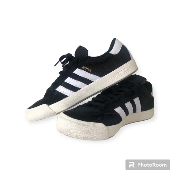 Adidas Originals black/white Nora Low Womens size us9 Skateboarding Shoes