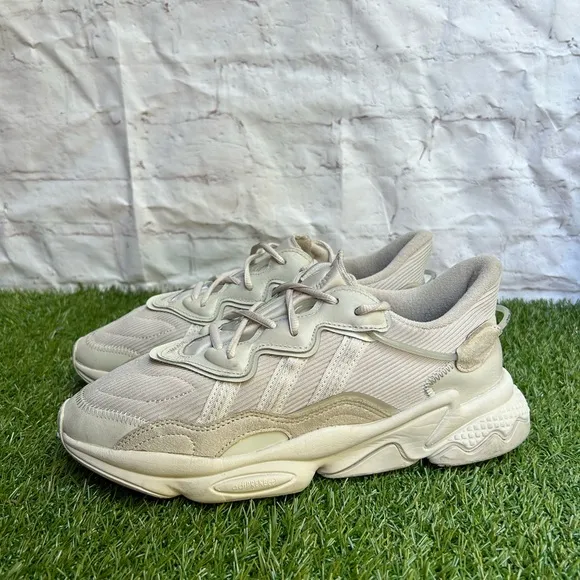 ADIDAS OZWEEGO SHOES men size 8.5 Bliss/ Bliss / Bliss/gently used
