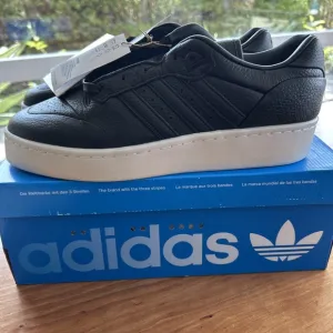 adidas Rivalry Lux Low  Men Shoes ID3950 Sz 11.5 Men's