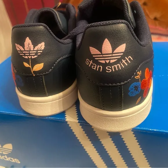 Adidas, Stan Smith w Punk Daisies, Navy Blue Athletic Shoes 7 Women