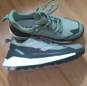 Adidas Terrex Hiking Shoes size 8