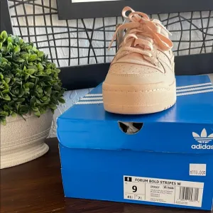 Adidas woman’s  Forum Bold Stripes Shoes - Pink