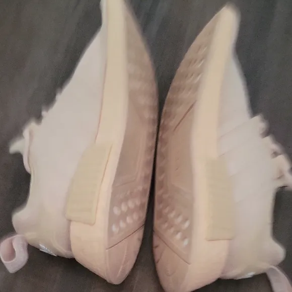 Adidas Women's Cream Sneakers