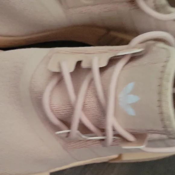 Adidas Women's Cream Sneakers